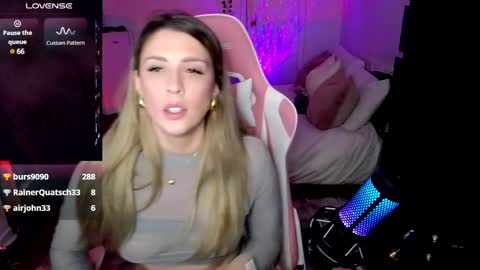 Snapshot of queenx_lexy chatting on January 23, 8:45 pm queenx_lexy online show from January 23, 8:45 pm