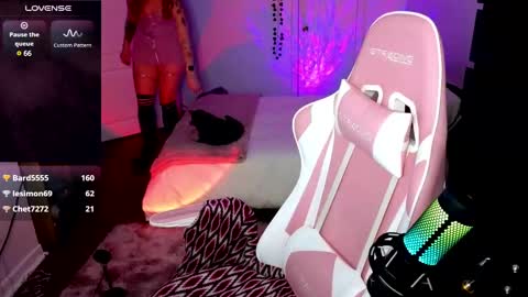 Snapshot of queenx_lexy chatting on January 18, 9:02 pm queenx_lexy online show from January 18, 9:02 pm