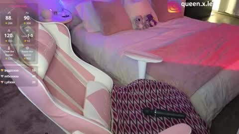 Snapshot of queenx_lexy chatting on October 2, 8:51 pm queenx_lexy online show from October 2, 8:51 pm