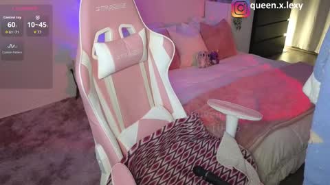 Snapshot of queenx_lexy chatting on October 16, 7:02 pm queenx_lexy online show from October 16, 7:02 pm