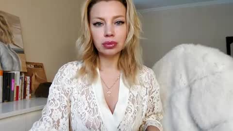 Snapshot of qurli24 chatting on March 3, 12:28 pm qurli24 online show from March 3, 12:28 pm