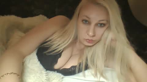 qwertyui online show from January 18, 9:24 pm