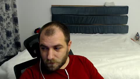 R0bila online show from December 4, 9:07 pm