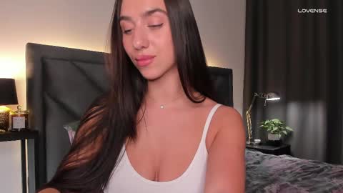    online show from April 16, 8:09 pm