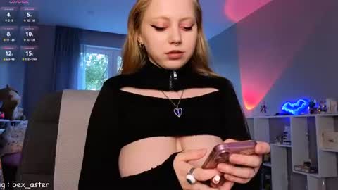 Rebecca  Becc online show from August 4, 4:58 pm