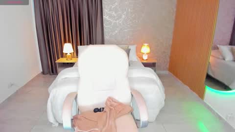 rachel online show from December 14, 11:27 am