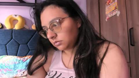 racheljames28 online show from March 18, 12:22 pm