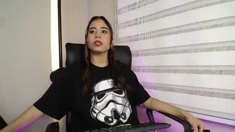 Snapshot of rachell_criss chatting on February 28, 3:48 am Rachell online show from February 28, 3:48 am