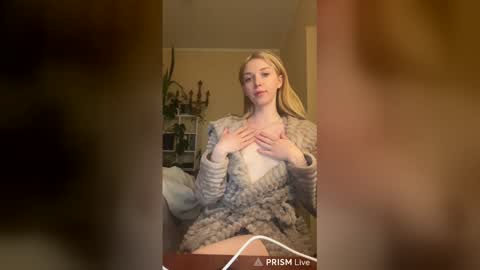 radish666 online show from February 18, 9:47 pm