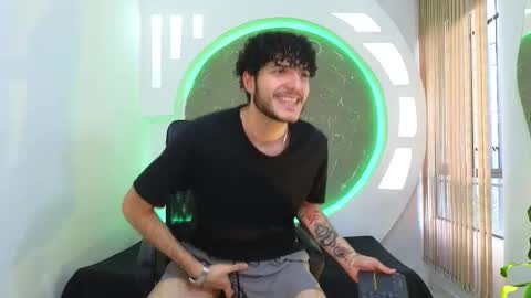 Snapshot of rafael_mendez chatting on September 20, 9:40 pm R A F A E L online show from September 20, 9:40 pm