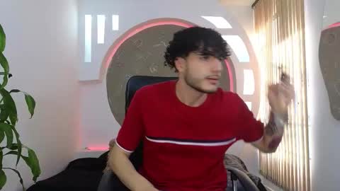 Snapshot of rafael_mendez chatting on October 2, 9:13 pm R A F A E L online show from October 2, 9:13 pm