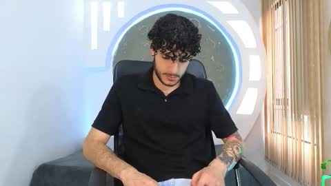 Snapshot of rafael_mendez chatting on September 19, 9:29 pm R A F A E L online show from September 19, 9:29 pm