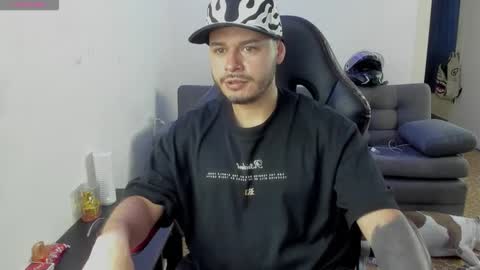 ragnar_lothbrok77 online show from May 4, 6:25 pm