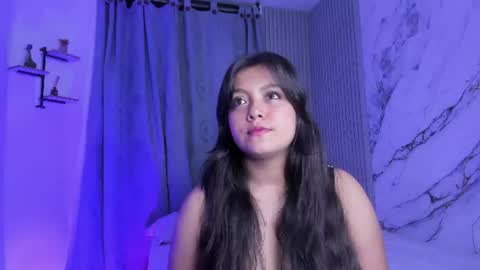 raiderandroxie1 online show from July 12, 2:15 am