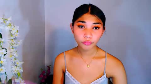 raindrizzle1706 online show from November 19, 5:40 am