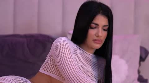 Raisa online show from December 18, 6:58 pm