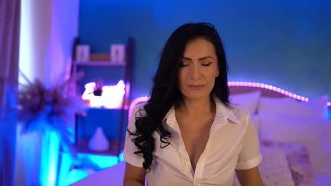 RaisaVawn online show from February 18, 6:46 am