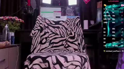 Laura online show from July 25, 2:42 am