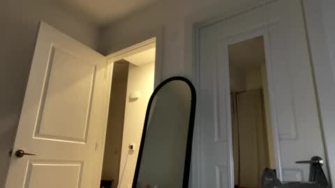 Ray Ray online show from February 27, 3:51 am