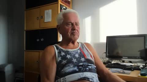 Silver Stallion TwitterRandyth53496071  and  ladyenglishxxx online show from October 25, 3:01 pm