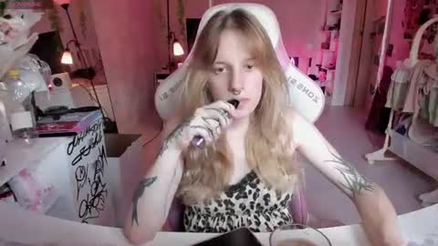 Rapunzel online show from August 6, 1:09 pm