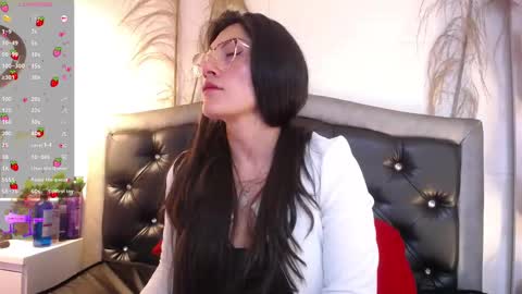 Snapshot of rapunzell__ chatting on February 22, 1:13 pm Rapunzell online show from February 22, 1:13 pm