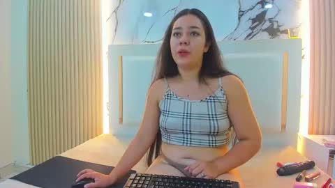 rapuzelhl online show from May 9, 4:02 pm