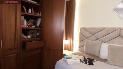 Raquel online show from June 21, 11:49 am