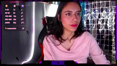   online show from November 3, 12:39 pm