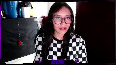   online show from August 4, 9:44 pm