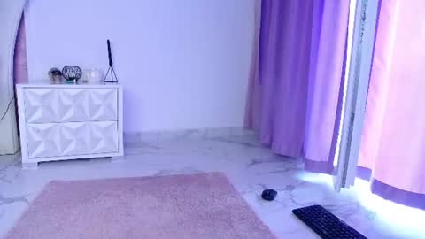 Raven Foxxy online show from July 21, 10:39 am