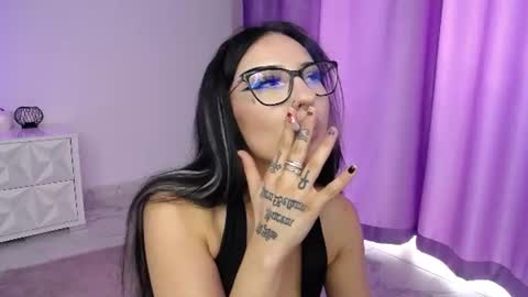 Raven Foxxy online show from August 6, 4:43 am