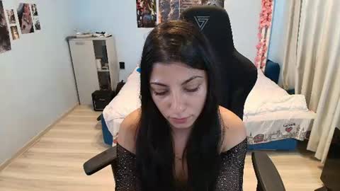 raven_haired_goddess online show from July 25, 8:01 am
