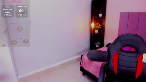 raven_loove online show from March 4, 10:51 pm