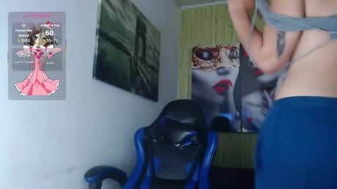 Snapshot of raven_rouge chatting on October 10, 6:08 am gata online show from October 10, 6:08 am