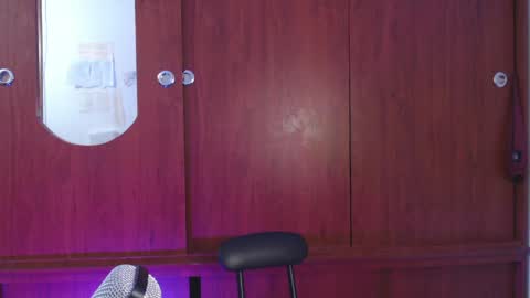 raventh_ online show from April 24, 12:40 pm