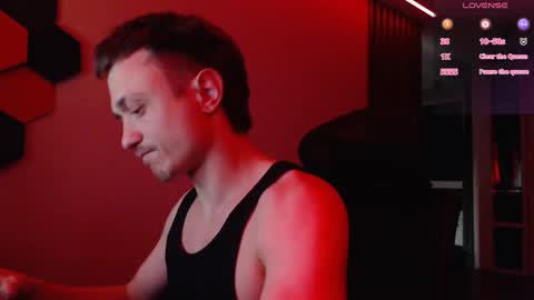 Snapshot of ravine_doleg chatting on October 9, 12:05 am Alex Nash online show from October 9, 12:05 am