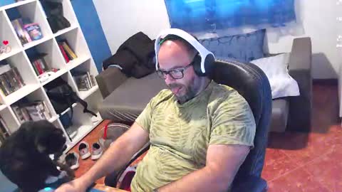 ravingr3d3 online show from July 8, 8:18 am