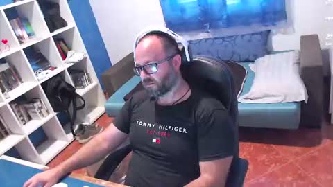 ravingr3d3 online show from July 20, 8:28 am