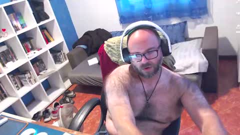 ravingr3d3 online show from July 9, 2:43 pm