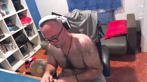 ravingr3d3 online show from July 31, 11:28 pm