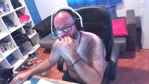ravingr3d3 online show from July 28, 3:54 pm