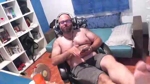 ravingr3d3 online show from July 18, 11:07 pm