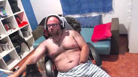 ravingr3d3 online show from June 11, 10:08 pm