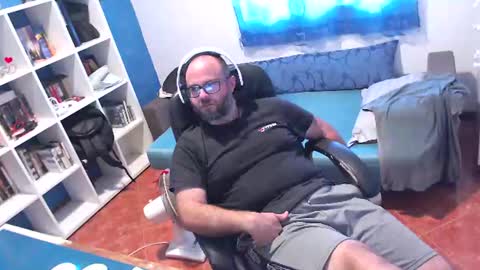 ravingr3d3 online show from July 15, 10:53 am