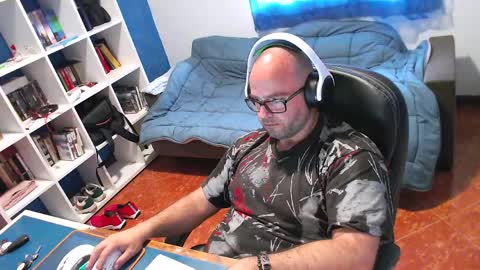 ravingr3d3 online show from April 29, 5:30 pm