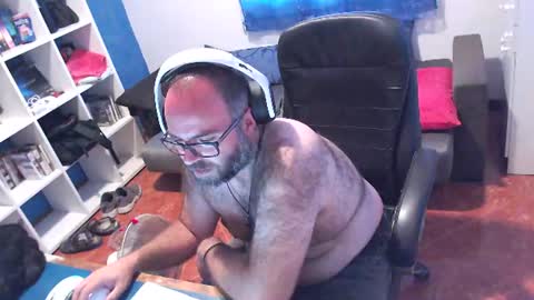 ravingr3d3 online show from July 28, 2:24 pm