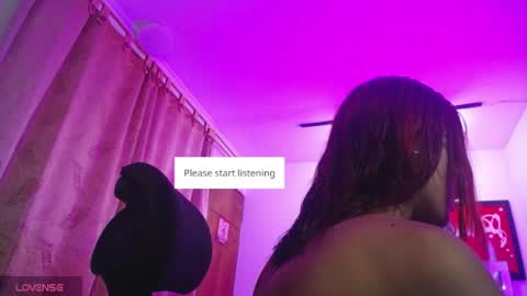 ravyn_rouge online show from May 4, 8:26 pm