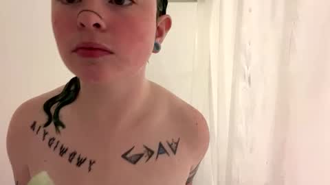 Ravynn 3 online show from December 24, 5:55 pm