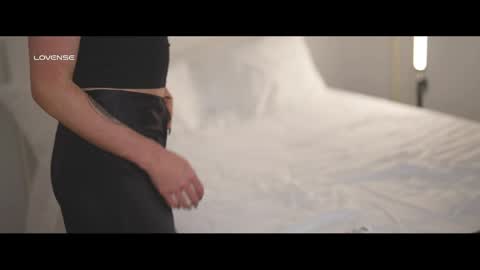 Rayvens online show from March 30, 9:26 pm